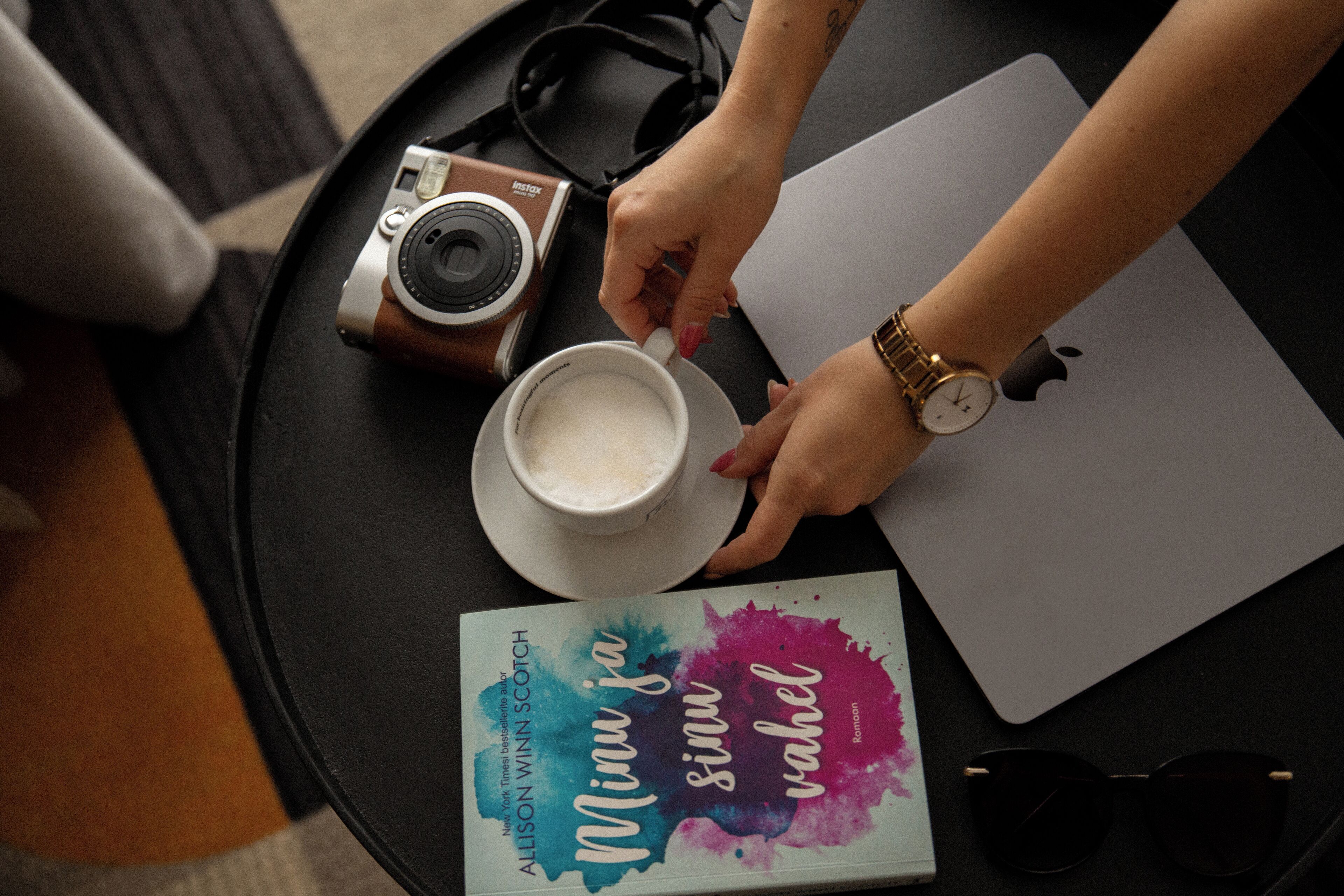 hypo-allergenic bedding, in-room safe, desk, soundproofing