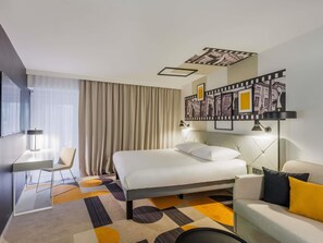 Quarto premium, 1 cama de casal e sofá-cama, sauna seca (Newly Designed) | Roupas de cama antialérgicas, cofres nos quartos, escrivaninha