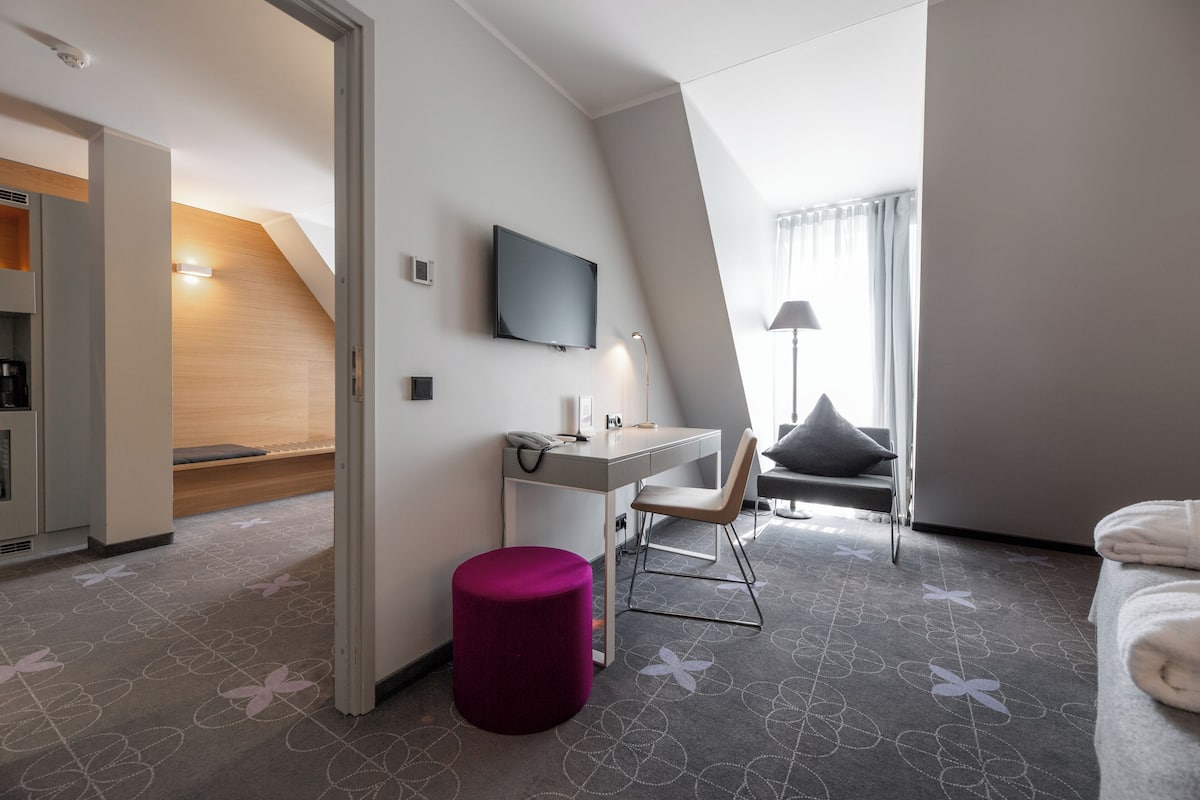 Junior Suite, 1 Double Bed, Balcony | Hypo-allergenic bedding, in-room safe, desk, soundproofing