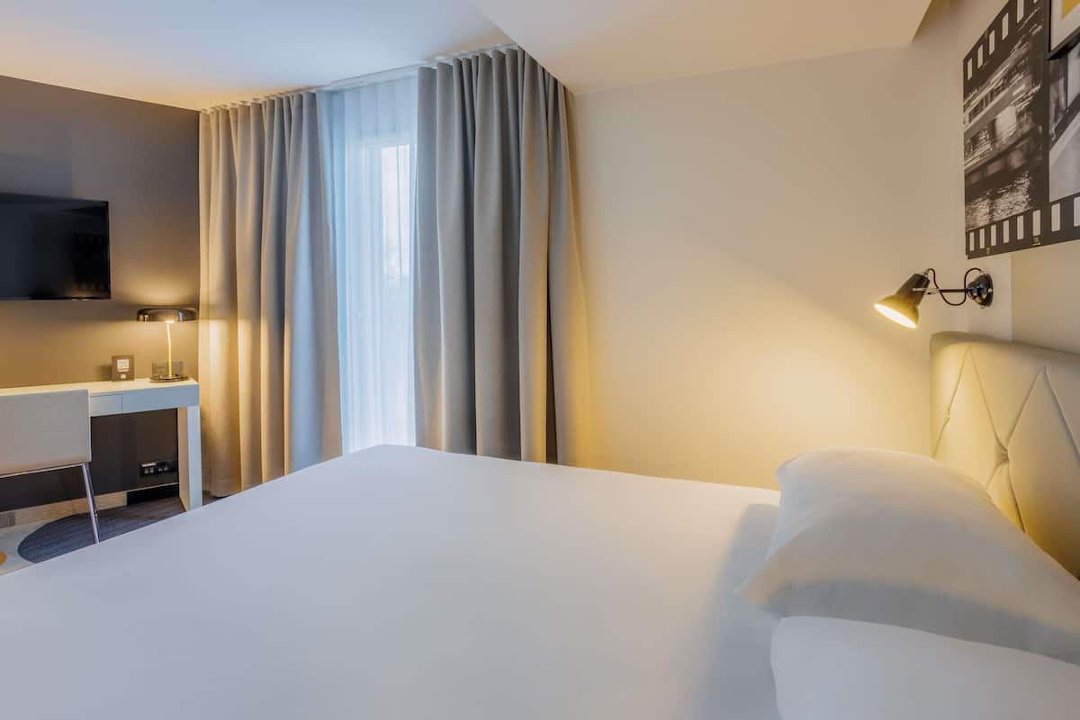 高級客房, 2 張單人床 (Newly Designed) | 低過敏寢具、客房內保險箱、書桌、隔音