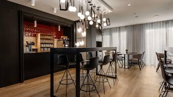 Desayuno buffet (EUR 10 por persona)