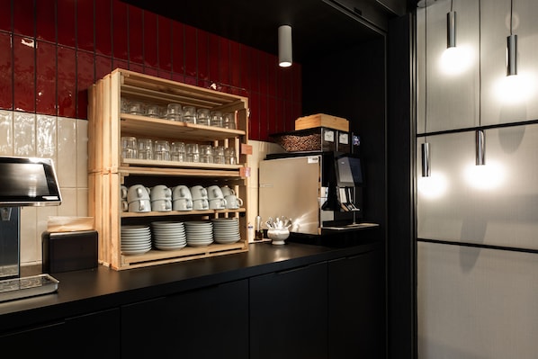 Morgenmadsbuffet hver dag (10 EUR pr. person)