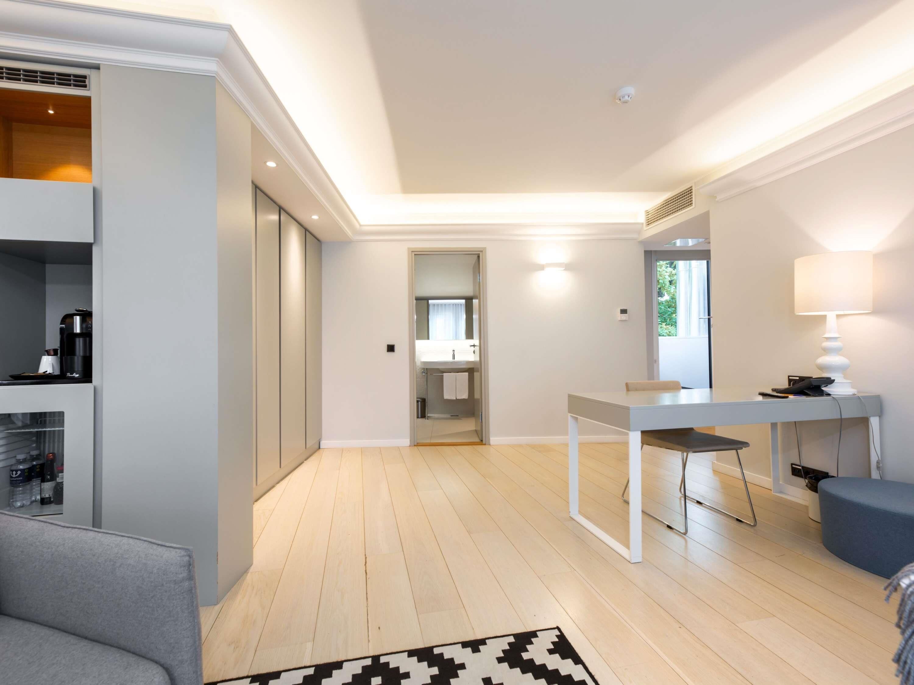 Junior Suite, 1 Double Bed, Balcony | Hypo-allergenic bedding, in-room safe, desk, soundproofing