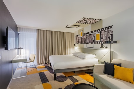 Premium Room, 1 Double Bed with Sofa bed, Sauna (Newly Designed) | Hypo-allergenic bedding, in-room safe, desk, soundproofing