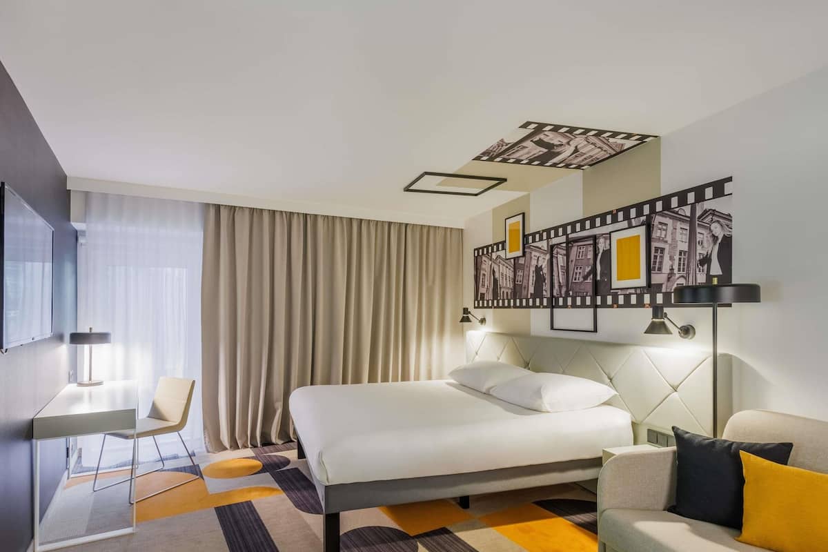 Premium Room, 1 Double Bed with Sofa bed, Sauna (Newly Designed) | Hypo-allergenic bedding, in-room safe, desk, soundproofing