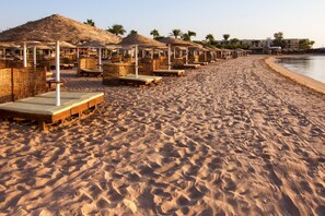 Private beach, beach towels, scuba diving, water skiing - Paradise Abu Soma (Safaga)