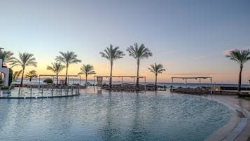 Outdoor pool, pool umbrellas