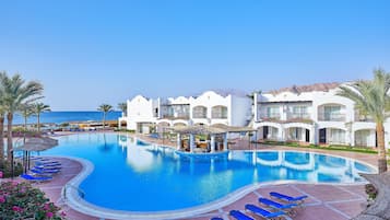 Outdoor pool, pool umbrellas