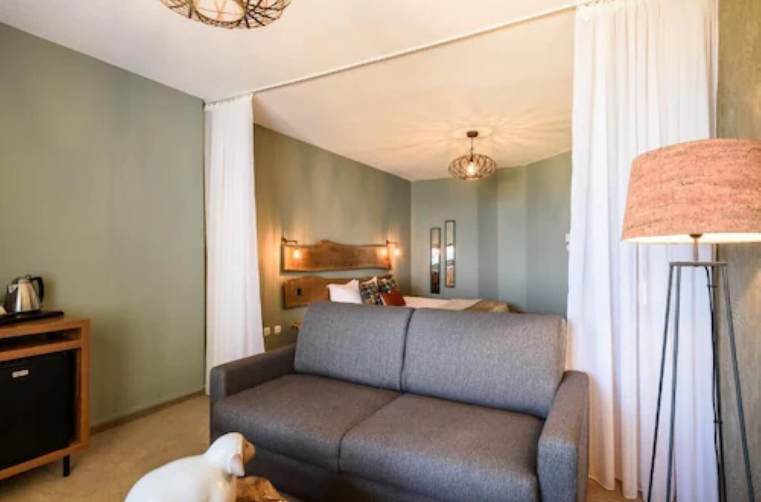 junior room, non smoking, ocean view | 1 bedroom, premium bedding, in-room safe, desk