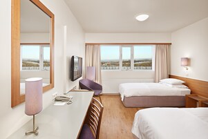 Twin Room | Egyptian cotton sheets, premium bedding, in-room safe, desk