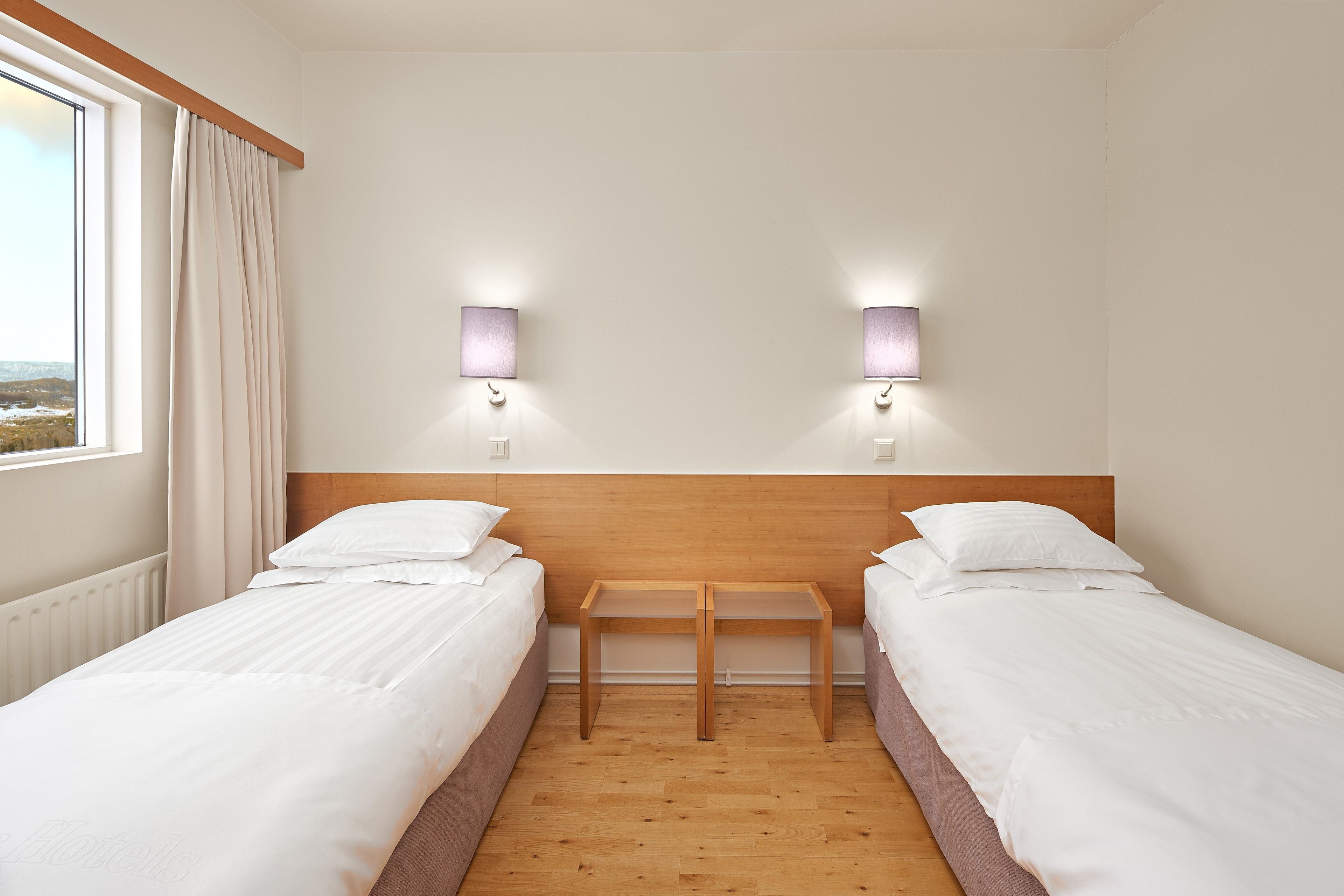 twin room | egyptian cotton sheets, premium bedding, in-room safe, desk