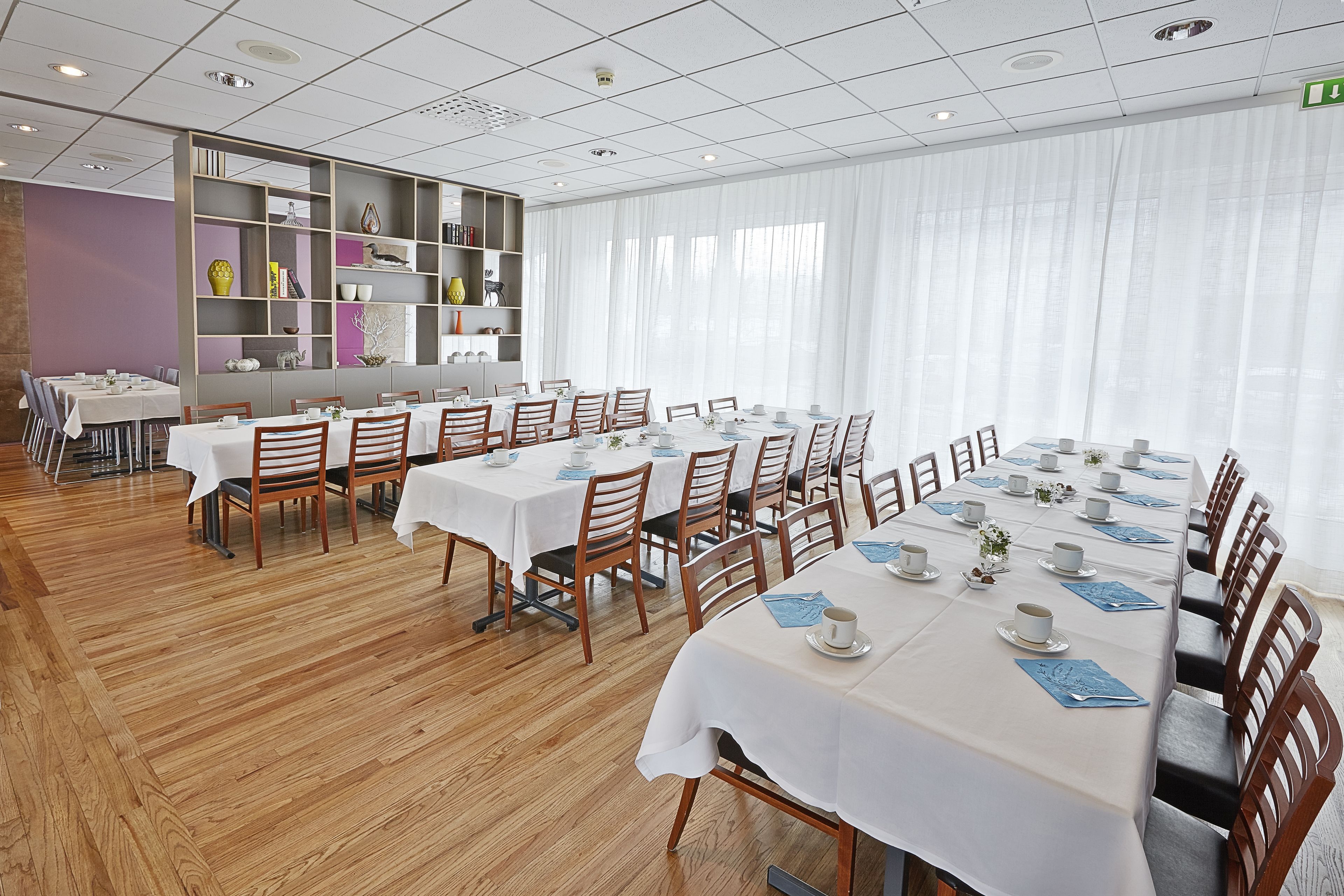 breakfast, lunch and dinner served