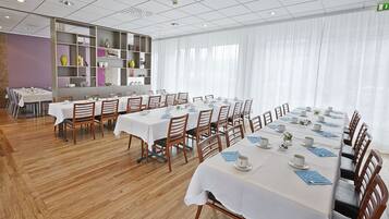 Frühstück, Mittagessen und Abendessen