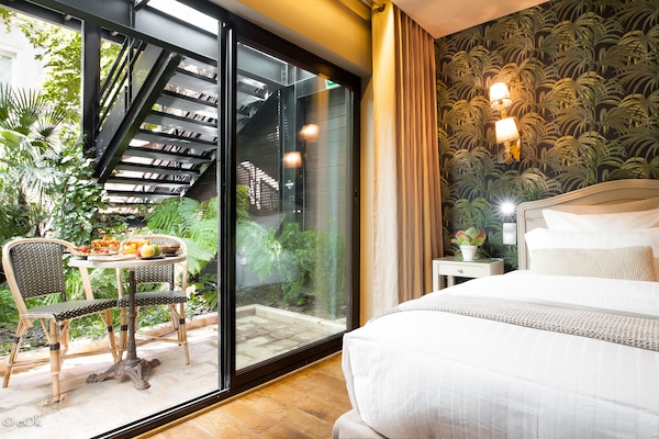 Premium Double or Twin Room Patio | Premium bedding, down comforters, pillowtop beds, minibar