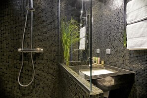 Classic Double or Twin Room | Bathroom | Shower, rainfall showerhead, designer toiletries, hair dryer - B Montmartre (Paris)