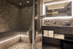 Steam room - B Montmartre (Paris)