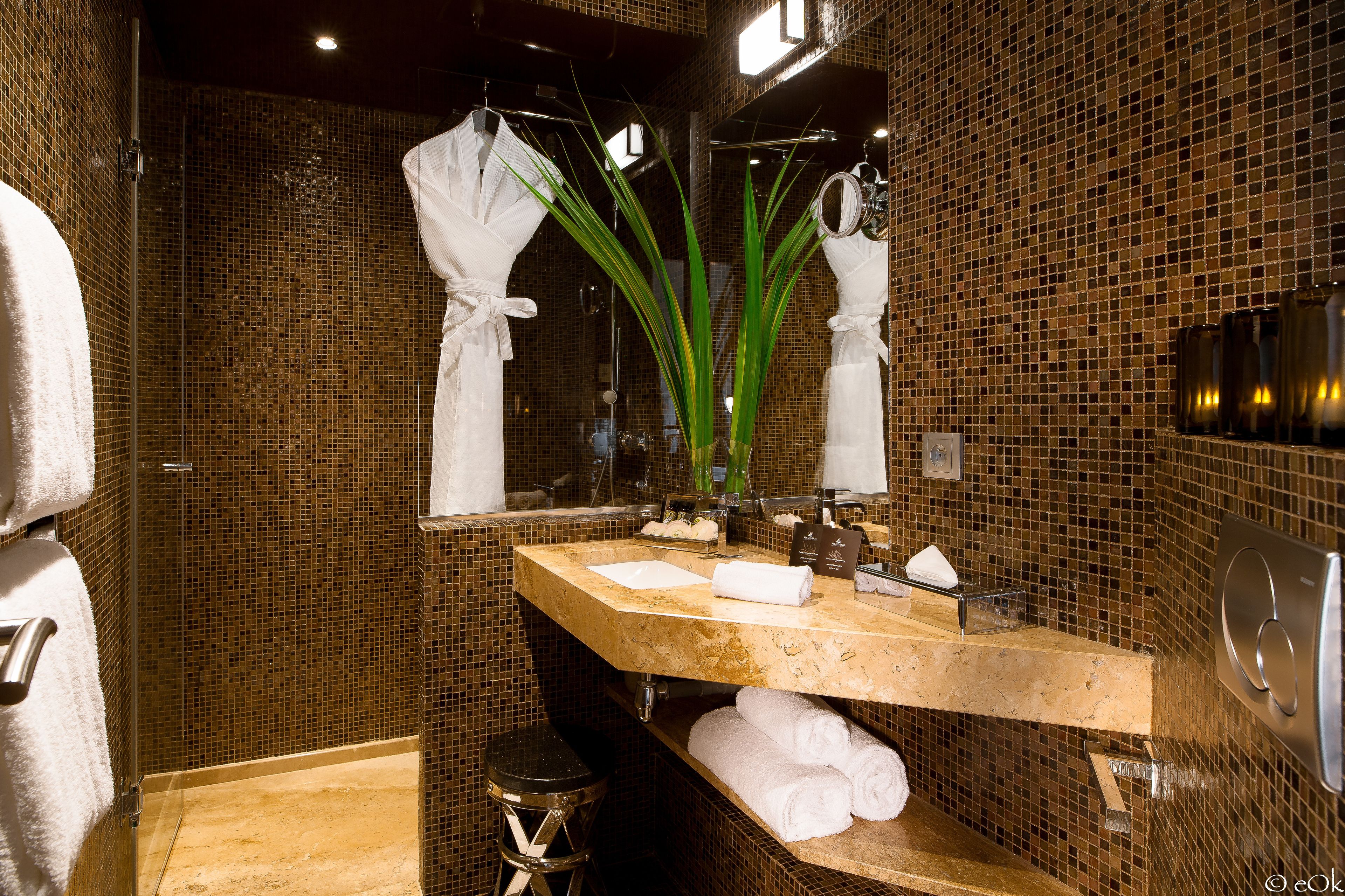 junior suite, balcony | bathroom | shower, rainfall showerhead, designer toiletries, hair dryer