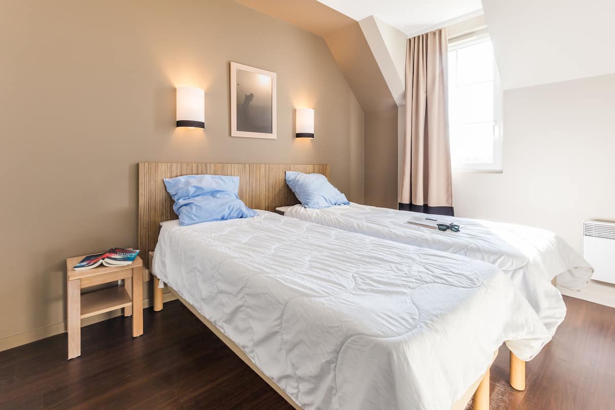 House 8 people - 3 bedrooms - Fireplace- Terrace | Soundproofing, iron/ironing board (on request), cots/infant beds