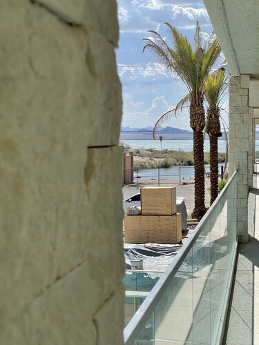 Sway Hotel Lake Havasu