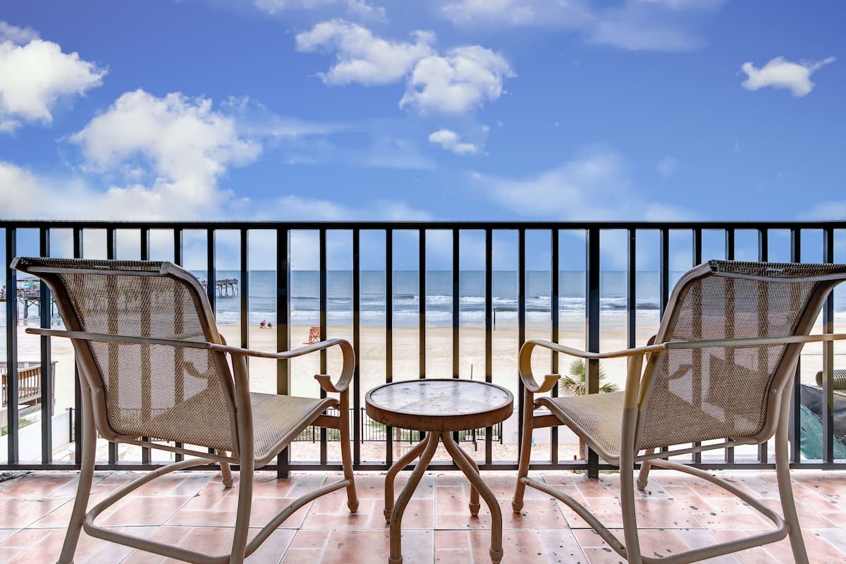 Beach/ocean view
