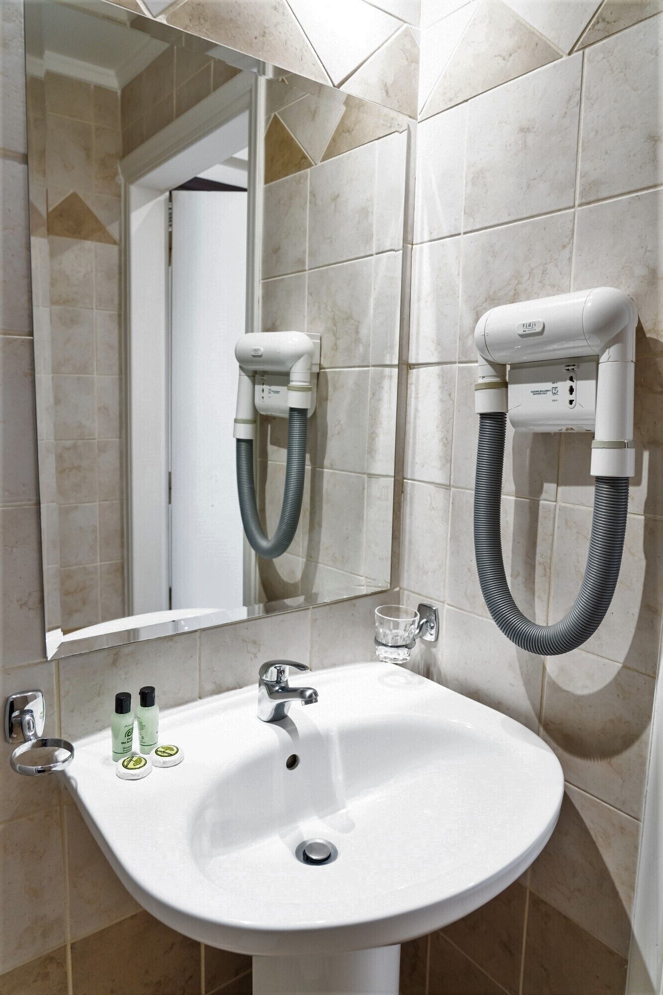 Photo - Four Seasons Hotel