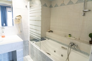 Sea View Junior Suite | Bathroom