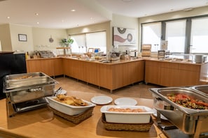 Free daily continental breakfast