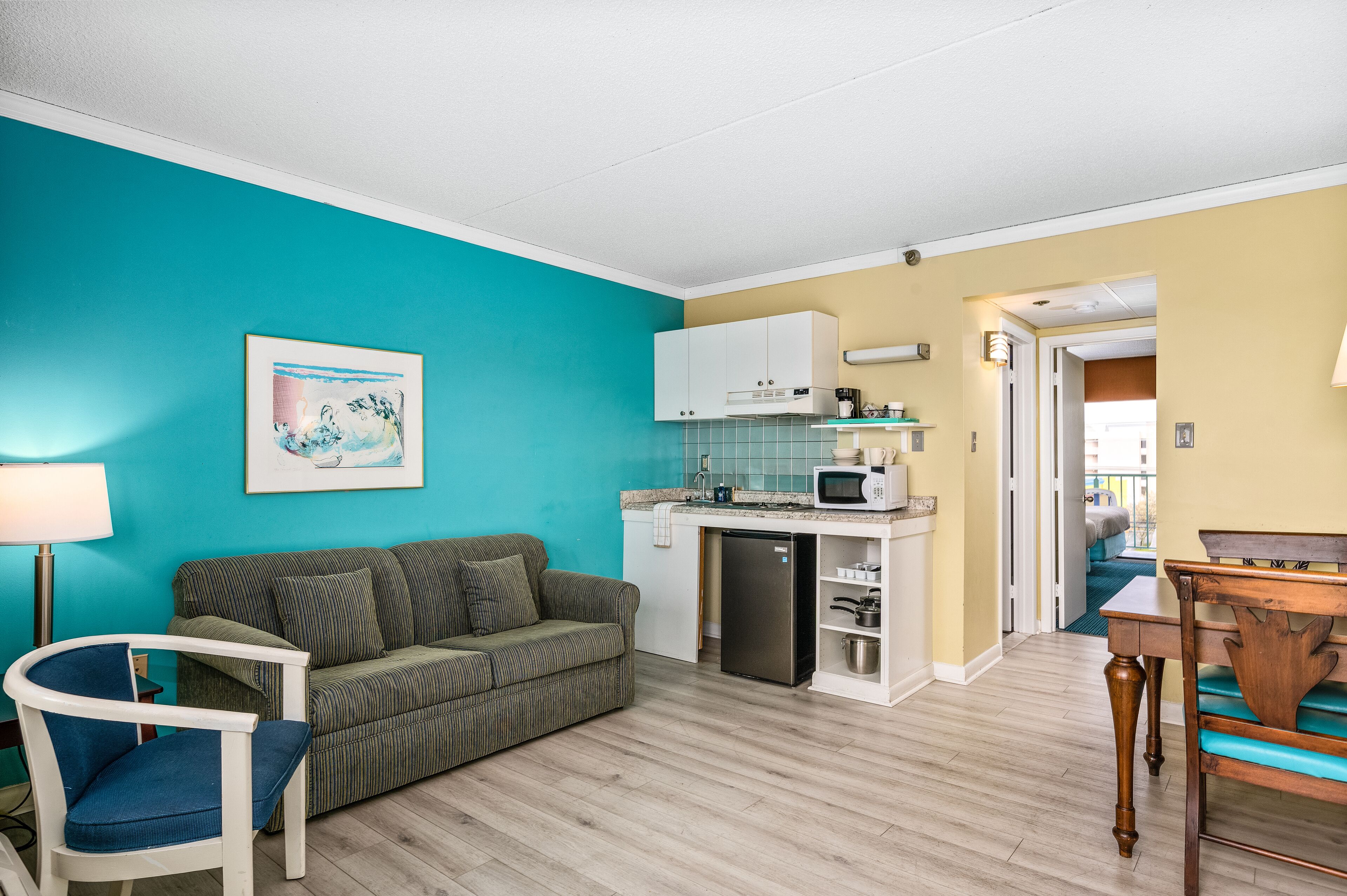 32-inch flat-screen TV with cable channels, TV, DVD player