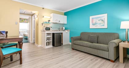 Cayman Suites Hotel