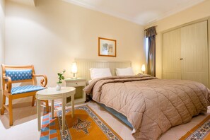 Minibar, desk, blackout drapes, soundproofing