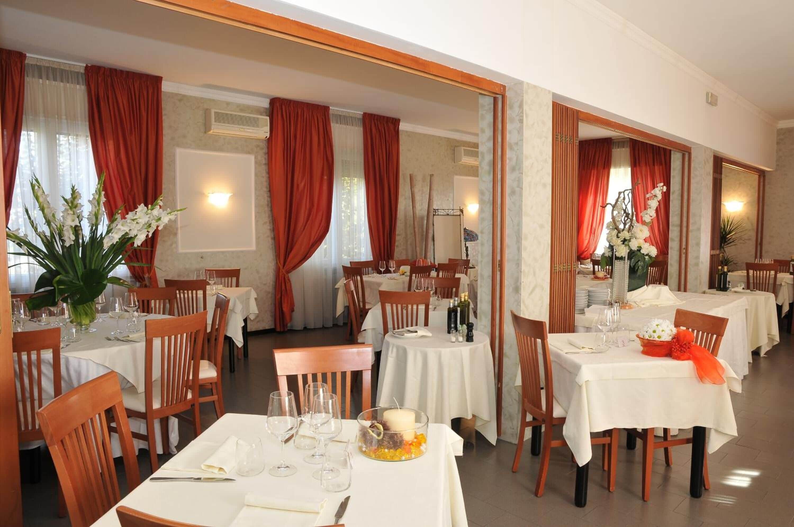 Servizio di colazione, pranzo e cena