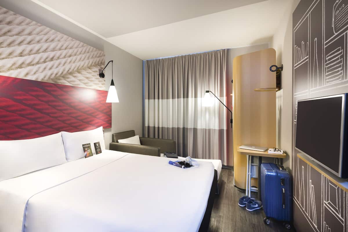 Standard Room, Multiple Beds | Minibar, desk, soundproofing, free WiFi