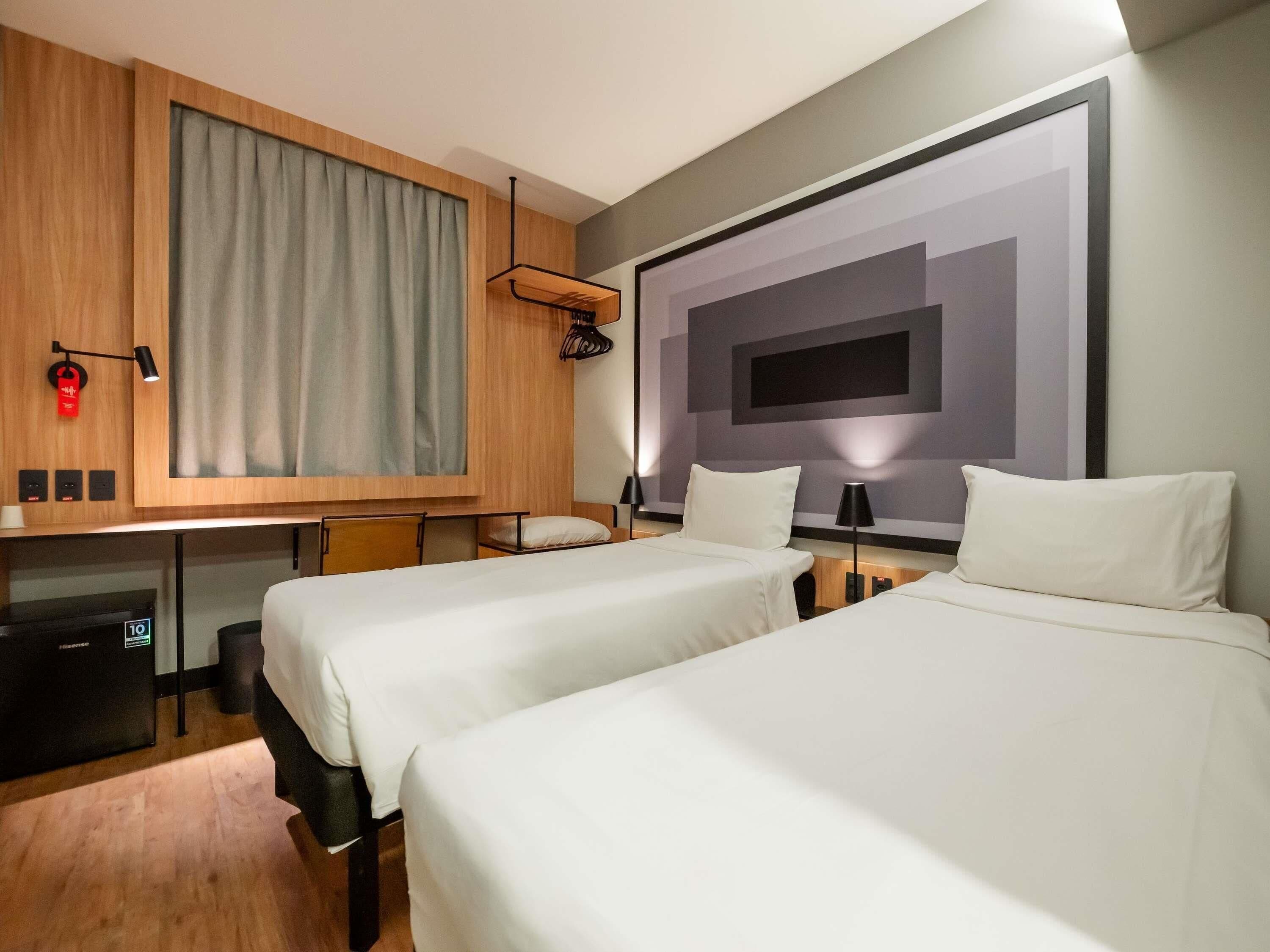 Minibar, desk, soundproofing, free WiFi