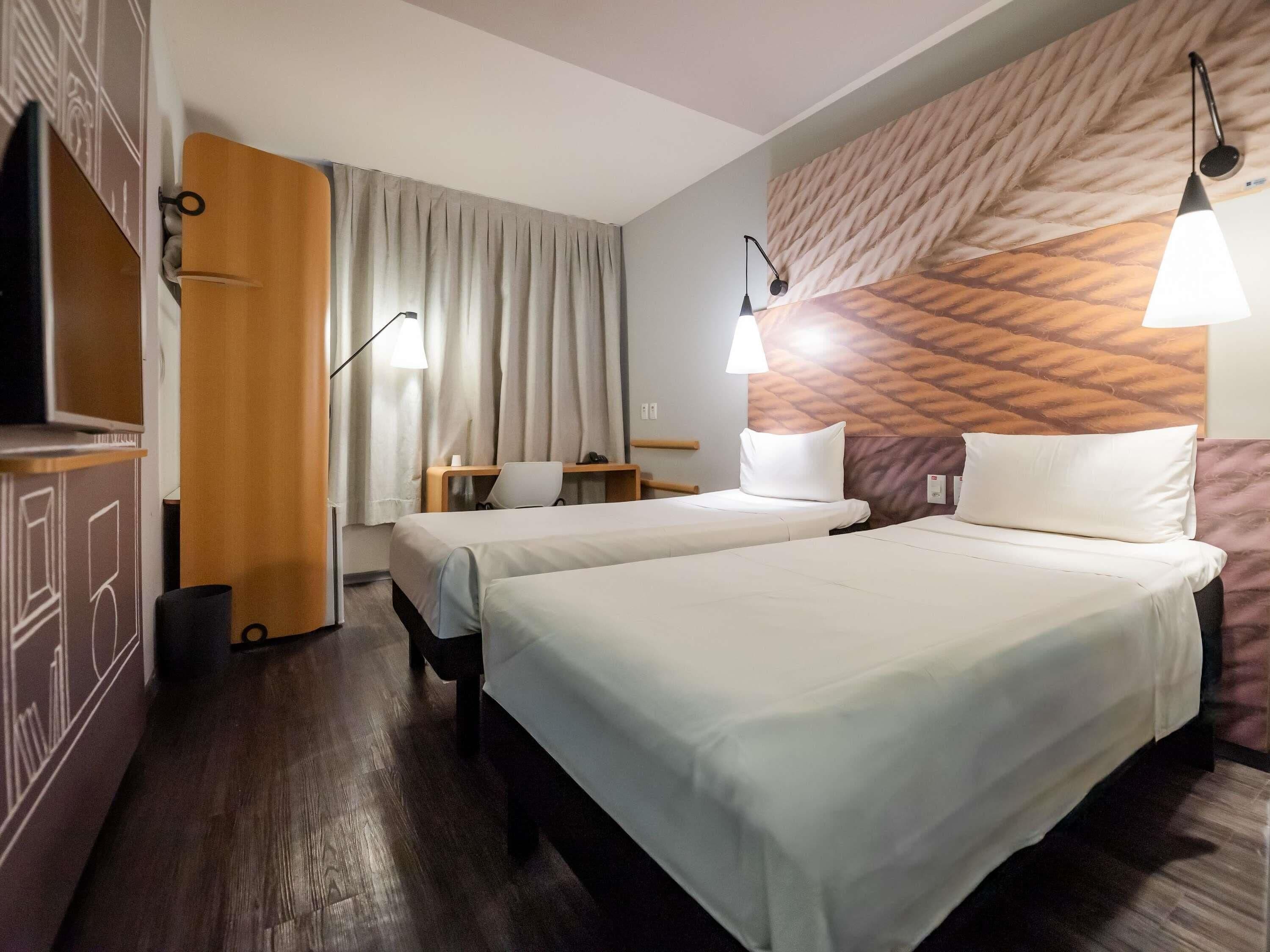 Minibar, desk, soundproofing, free WiFi