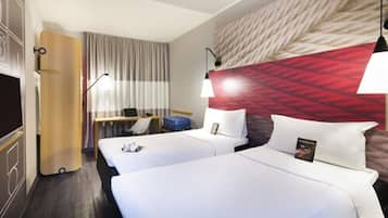 Habitación estándar con 2 camas individuales, 2 camas individuales | Minibar, escritorio, sistema de insonorización y wifi gratis