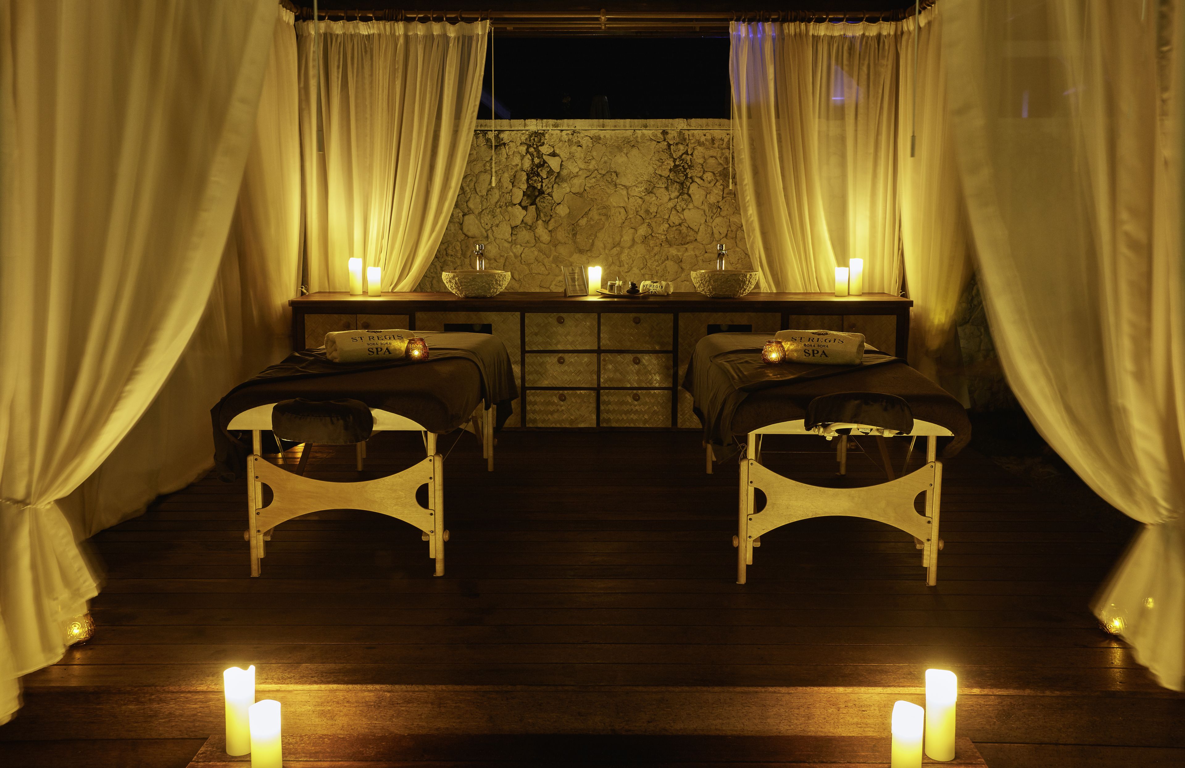 Couples treatment rooms, sauna, hot tub, steam room, Turkish bath