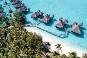 Pool - The St. Regis Bora Bora Resort (Bora Bora)