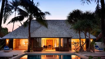 Royal Villa, 2 Bedrooms, Non Smoking, Ocean View | Pool