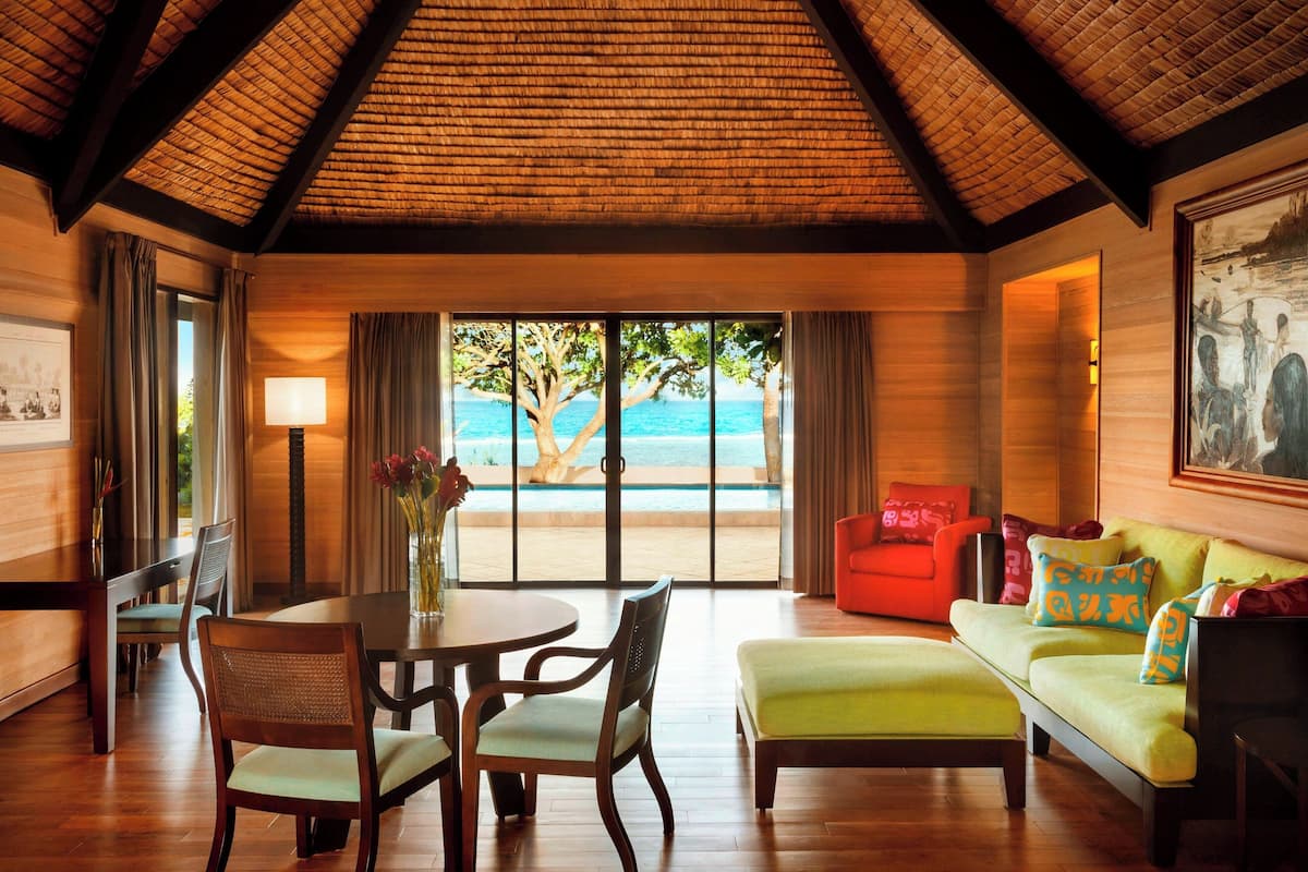 2 outdoor pools, free cabanas, pool umbrellas