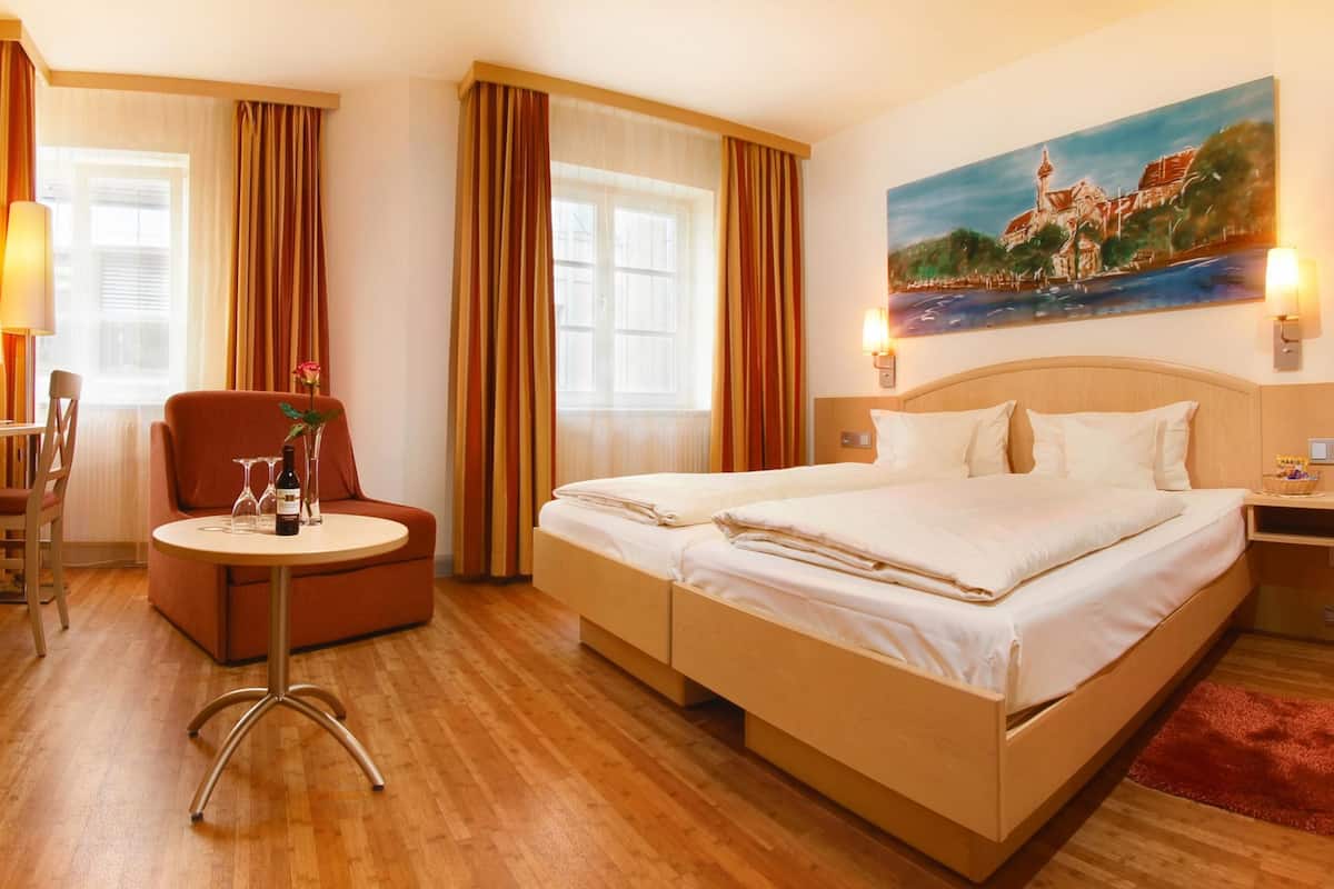 Comfort Double Room | Premium bedding, minibar, in-room safe, desk