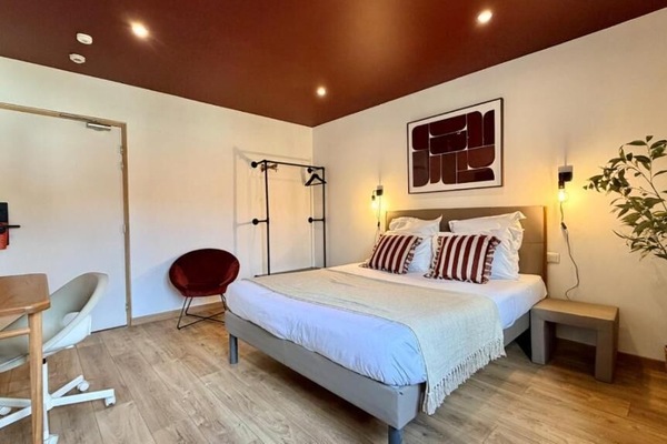 Comfort Room | Desk, free WiFi, bed sheets