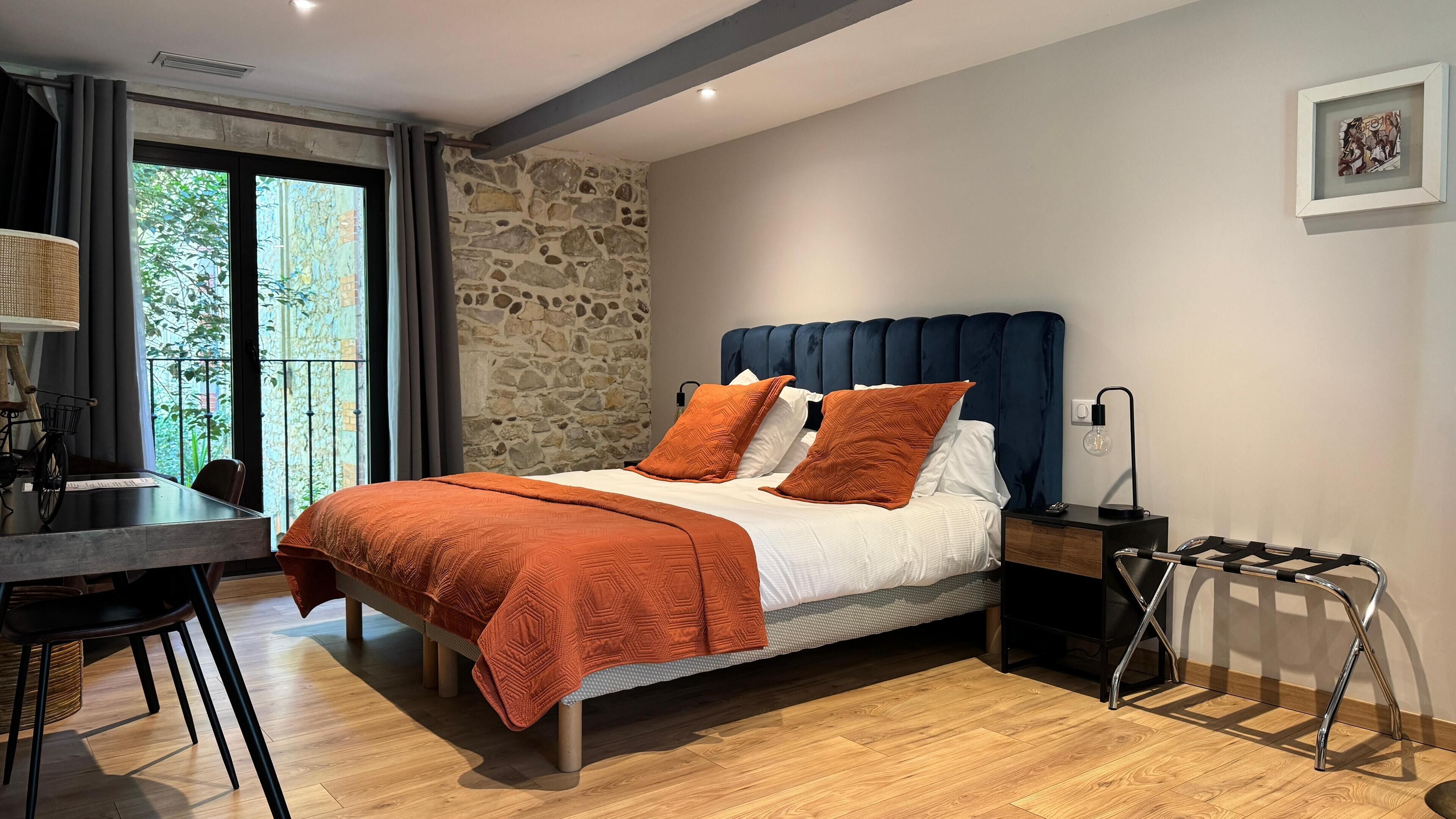 Junior vierpersoonskamer | Een bureau, gratis wifi, beddengoed, rolstoeltoegang