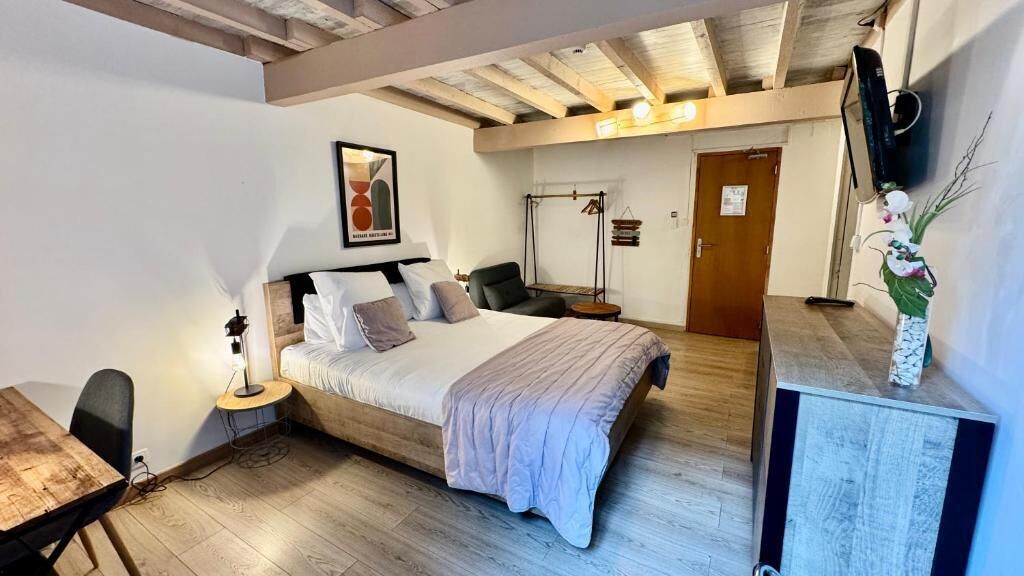 Superior vierpersoonskamer | Een bureau, gratis wifi, beddengoed, rolstoeltoegang