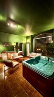 Indoor spa tub