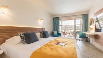 Room - Double - Terrace or balcony - Sea view | Minibar, iron/ironing board, cribs/infant beds, free WiFi