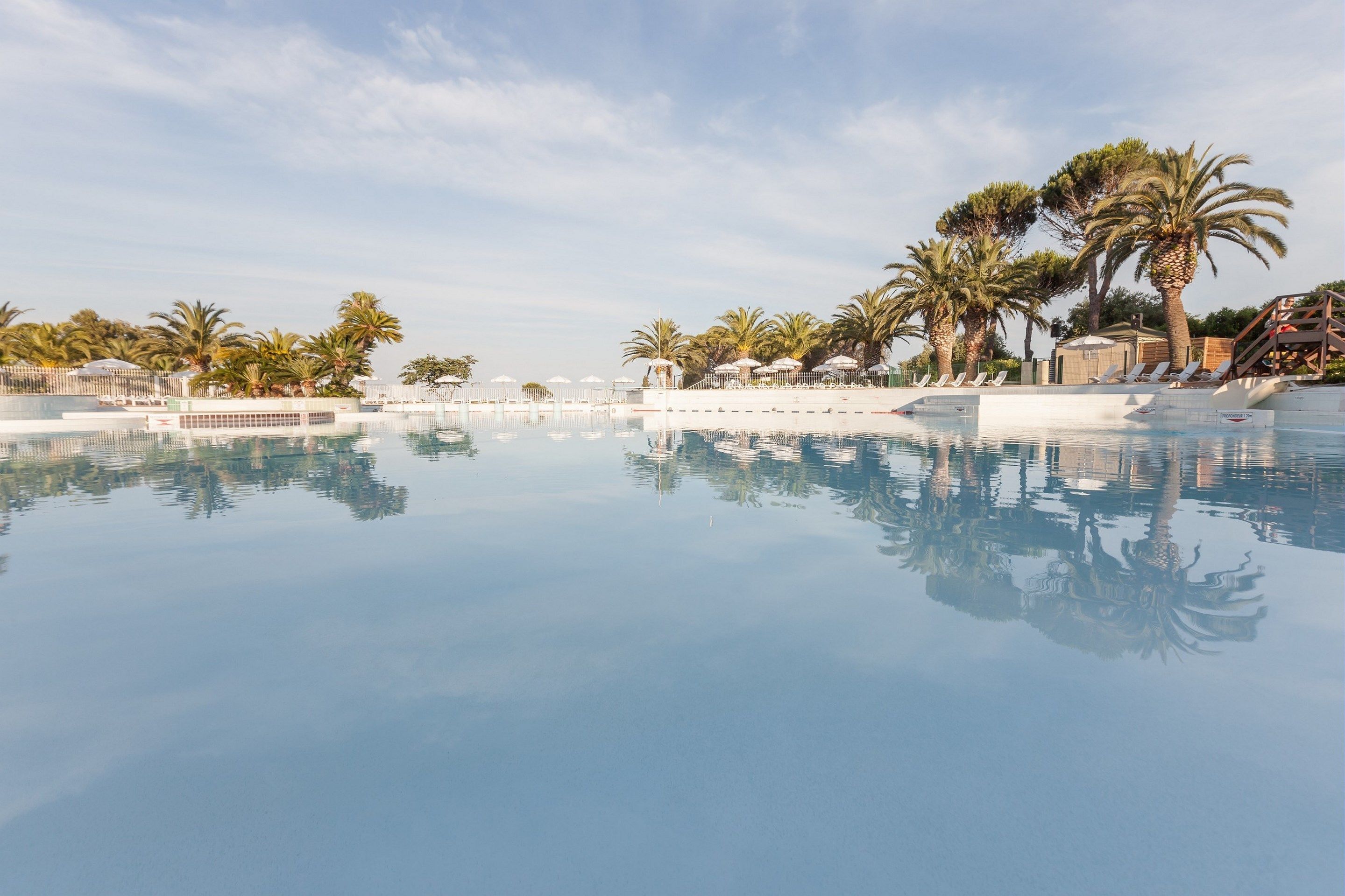 Seasonal outdoor pool, sun loungers