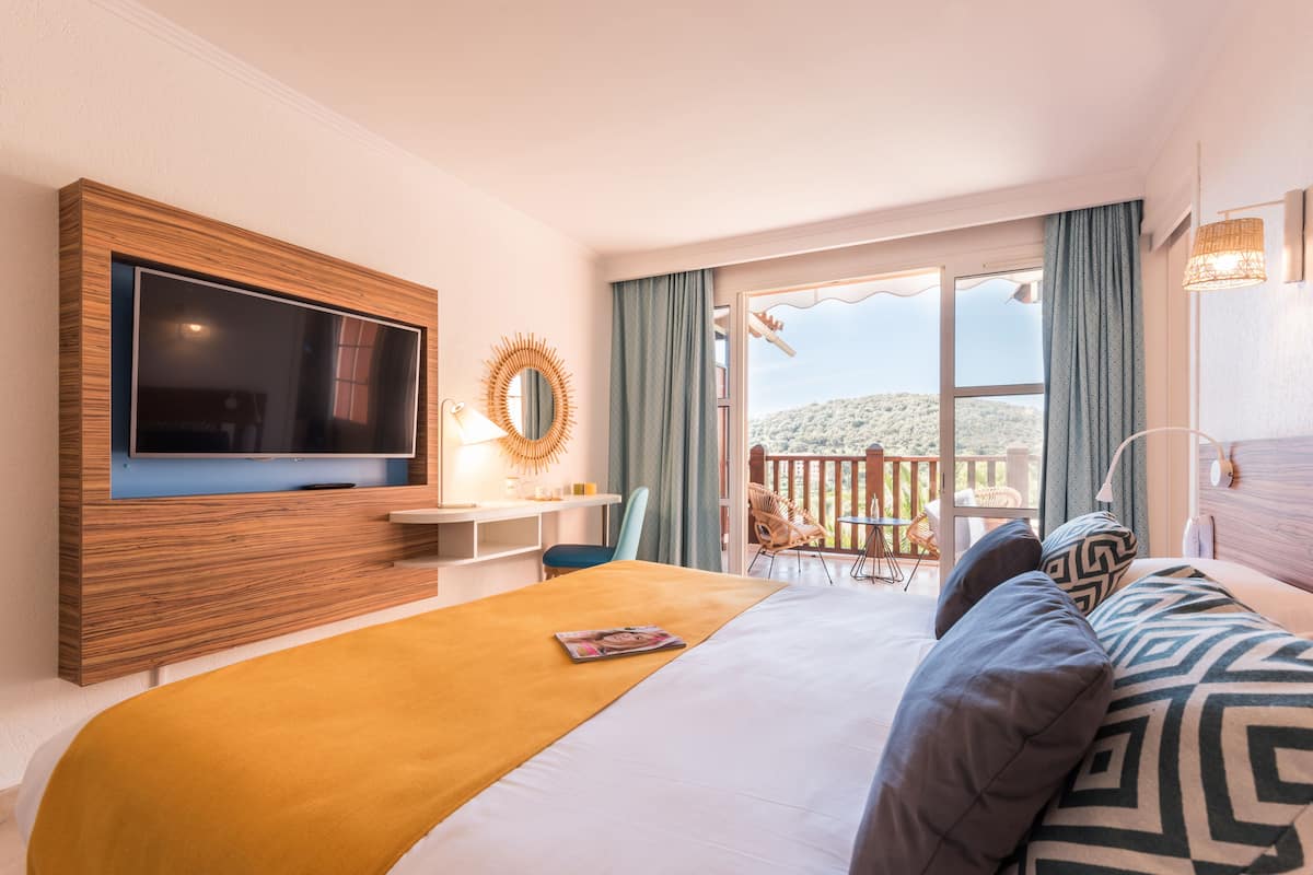 Room - Quadruple + 1 sleeping alcove - Terrace or balcony