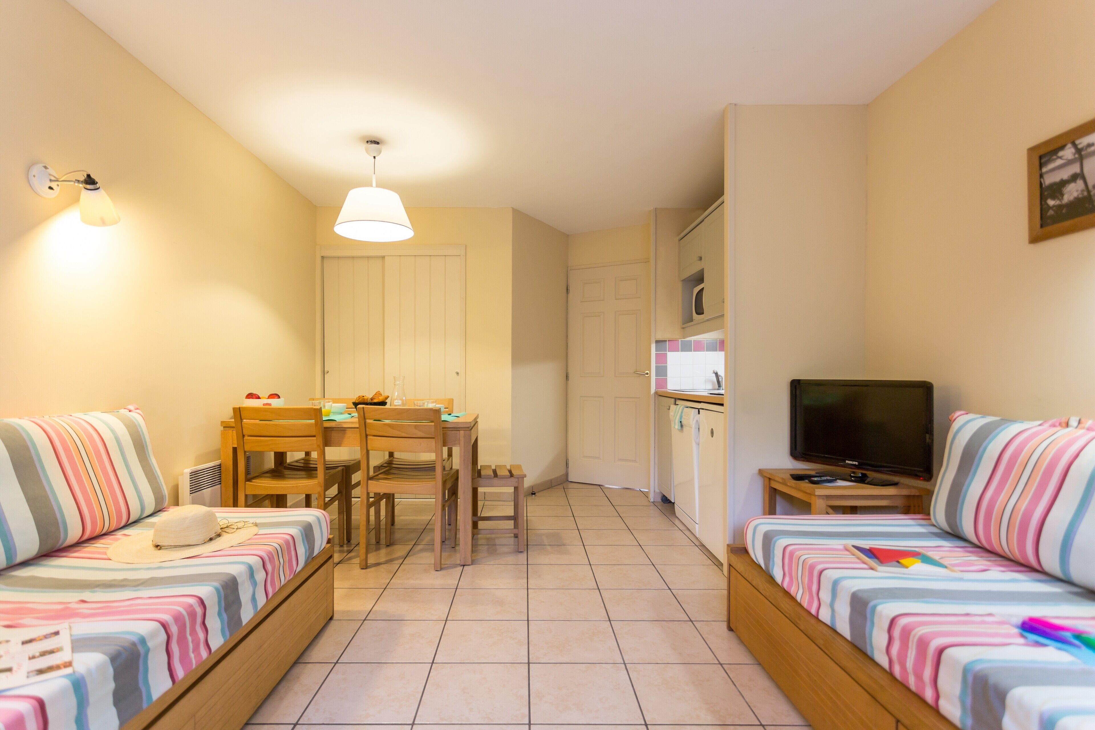Studio 5 people - 1 sleeping alcove - Terrace - Garden level | Cribs/infant beds, free WiFi, bed sheets