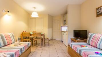Studio 5 people - 1 sleeping alcove - Terrace - Garden level | Cribs/infant beds, free WiFi, bed sheets