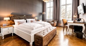 Deluxe Double Room, Alster View  | Premium bedding, minibar, in-room safe, individually decorated - Hotel Alsterblick (Hamburg)